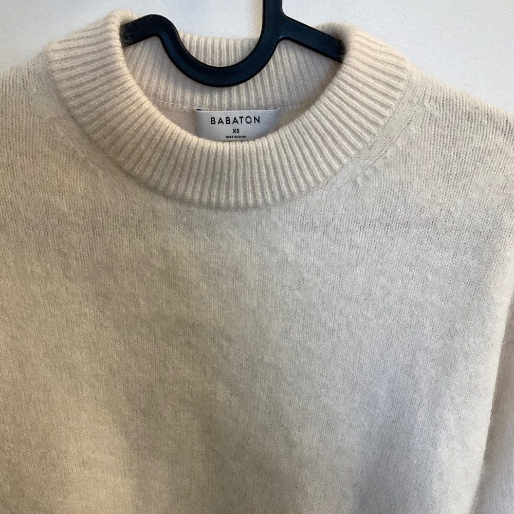 70/30 Wool and cashmere blend babaton aritzia crew neck white sweater - size XS